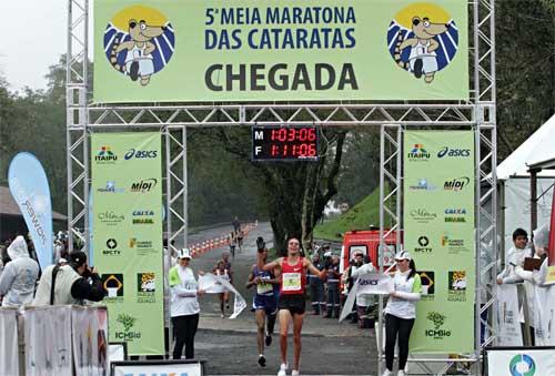 Franck Caldeira venceu a 5ª Meia Maratona das Cataratas / Foto: Divulgação